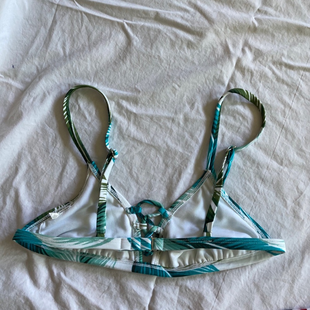 leaf pattern bikini top - Picture 4 of 4
